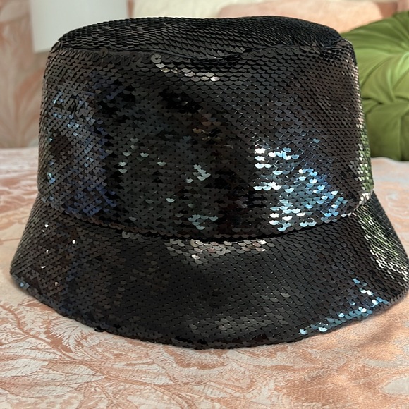 Prada sequin bucket hat - Picture 4 of 4